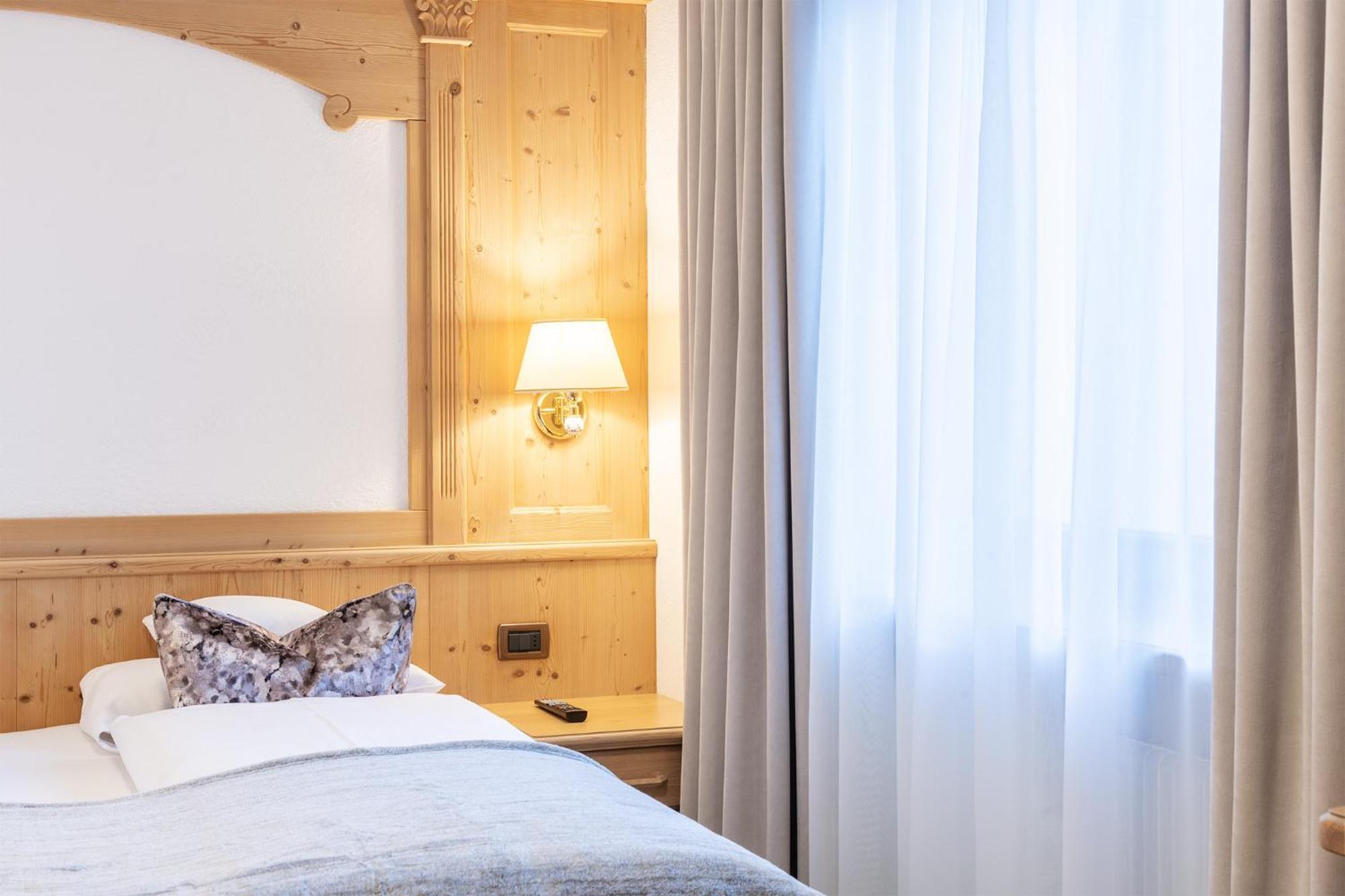 Hotel Arkadia - "Adults Only" Корвара ин Бадия Екстериор снимка
