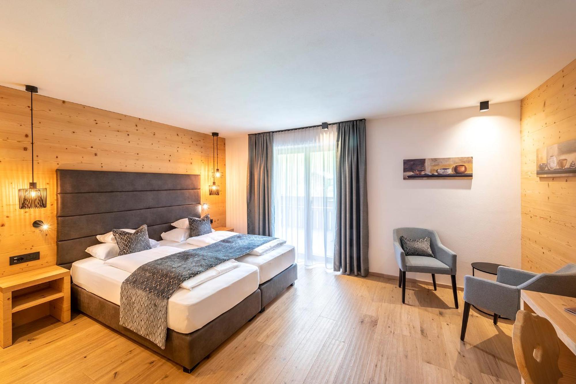 Hotel Arkadia - "Adults Only" Корвара ин Бадия Екстериор снимка