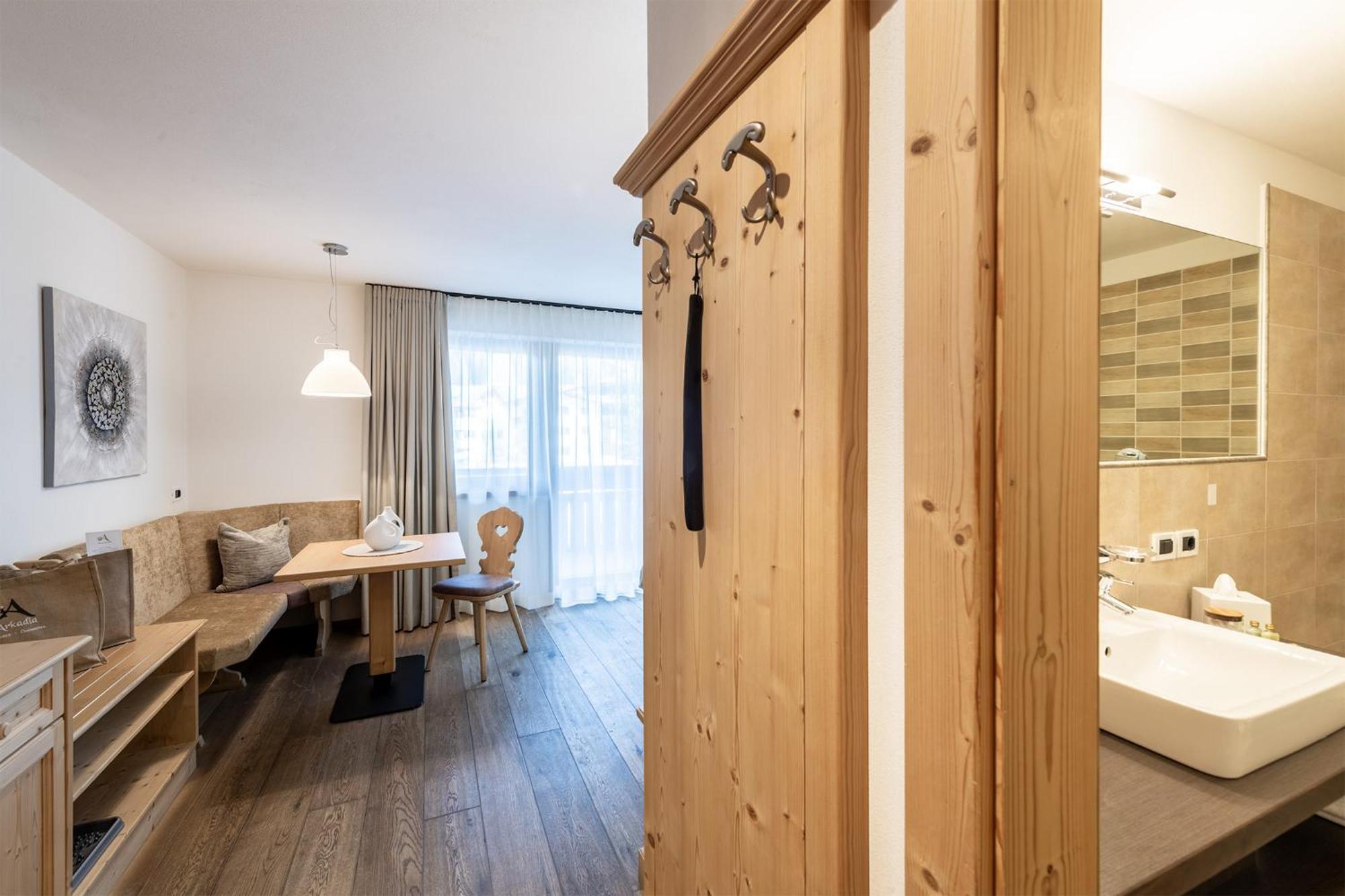Hotel Arkadia - "Adults Only" Корвара ин Бадия Екстериор снимка