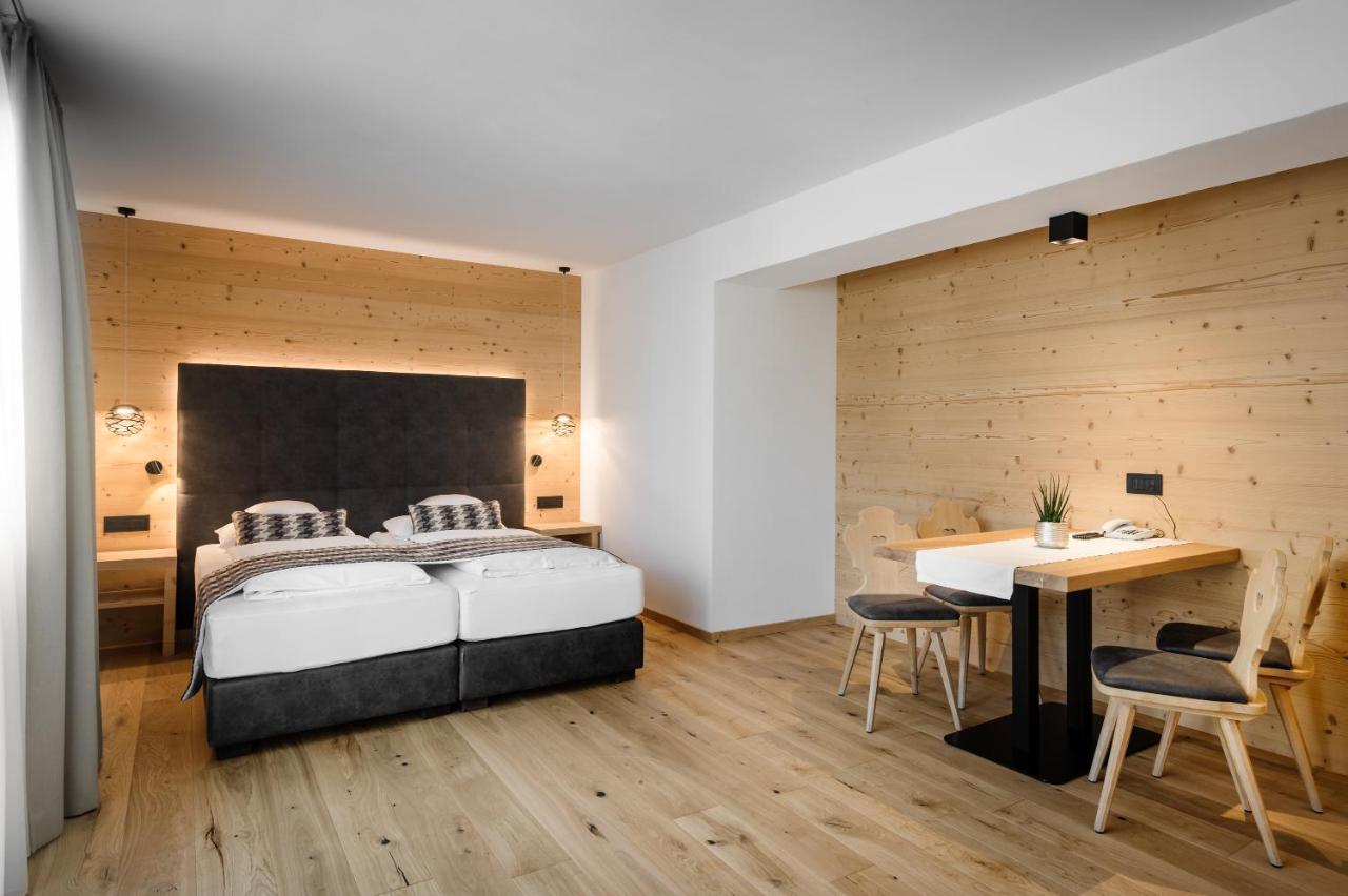 Hotel Arkadia - "Adults Only" Корвара ин Бадия Екстериор снимка