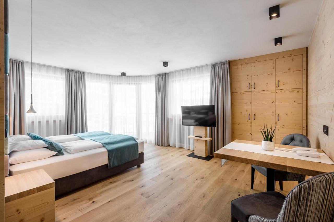 Hotel Arkadia - "Adults Only" Корвара ин Бадия Екстериор снимка